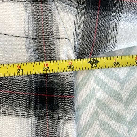 Dazy Black Red White Flannel Shirt Soft Long Size Medium oversized - Picture 5 of 6